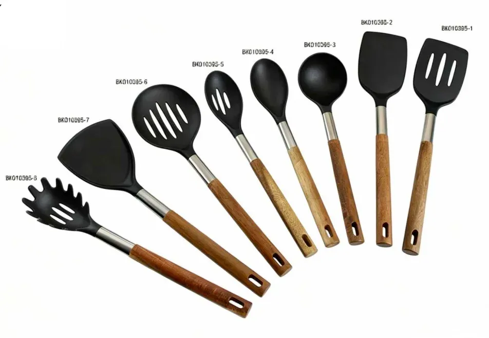 Utensil Set — Wood Handle